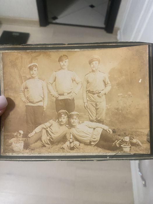 Старинное фото в рамке