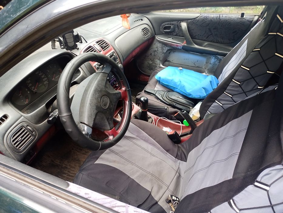 Продам Мазду 323 ф