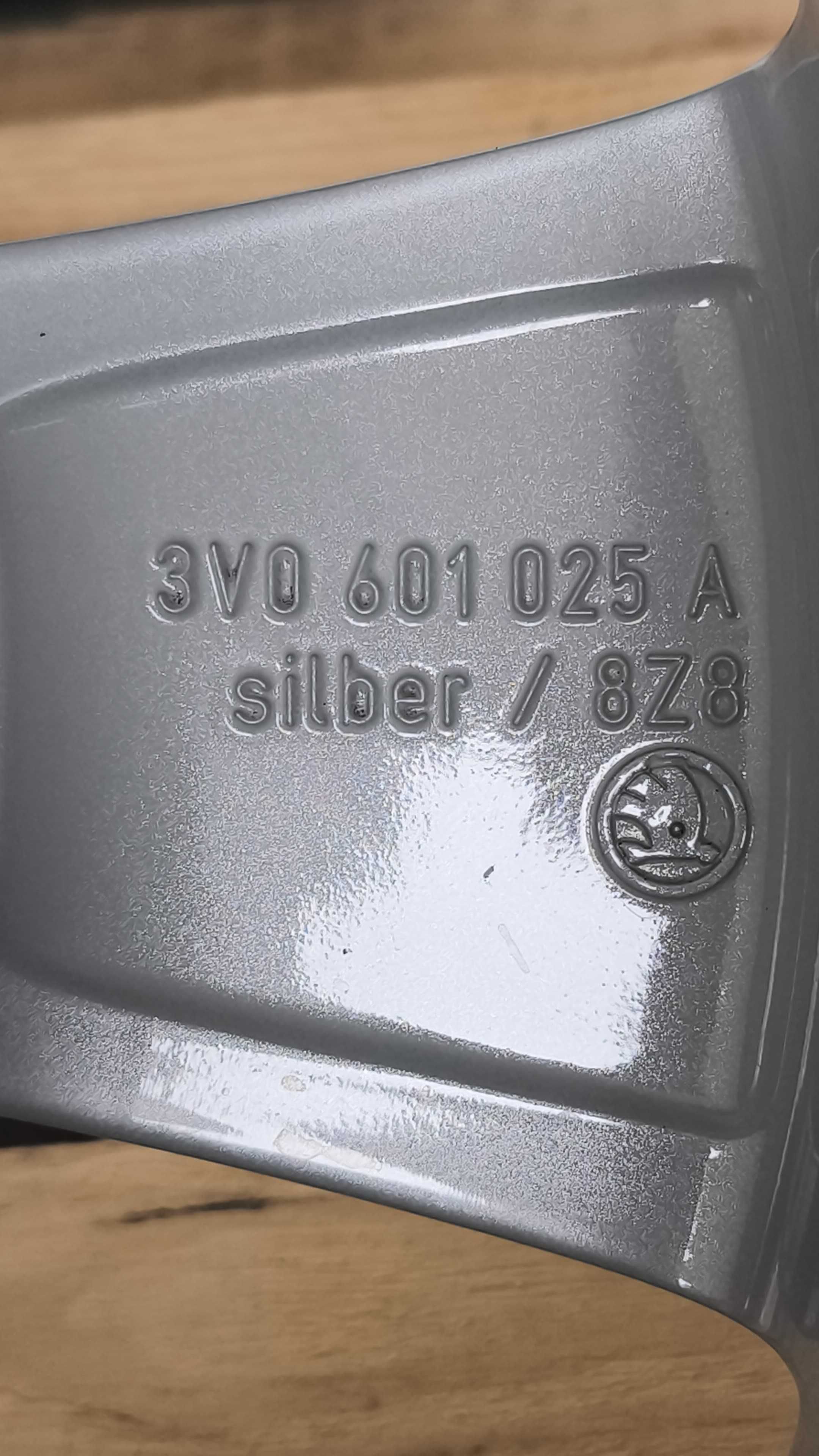 Felgi aluminiowe Skoda Superb III Vw Passat B8 17" 5x112 Et41 (OL609F)