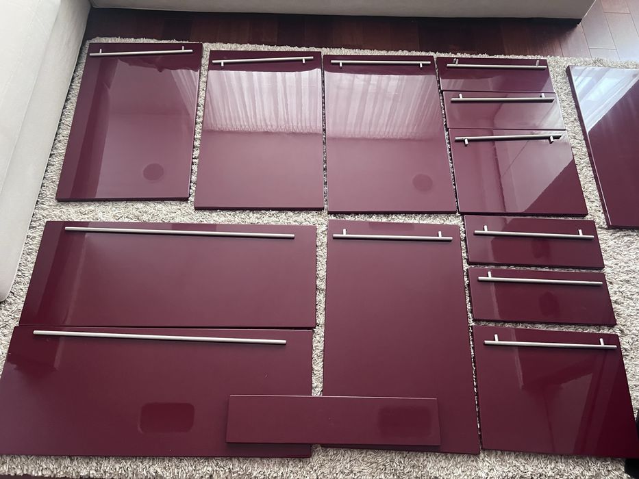 Готові МДФ фасади для кухні з рейлінговими ручками