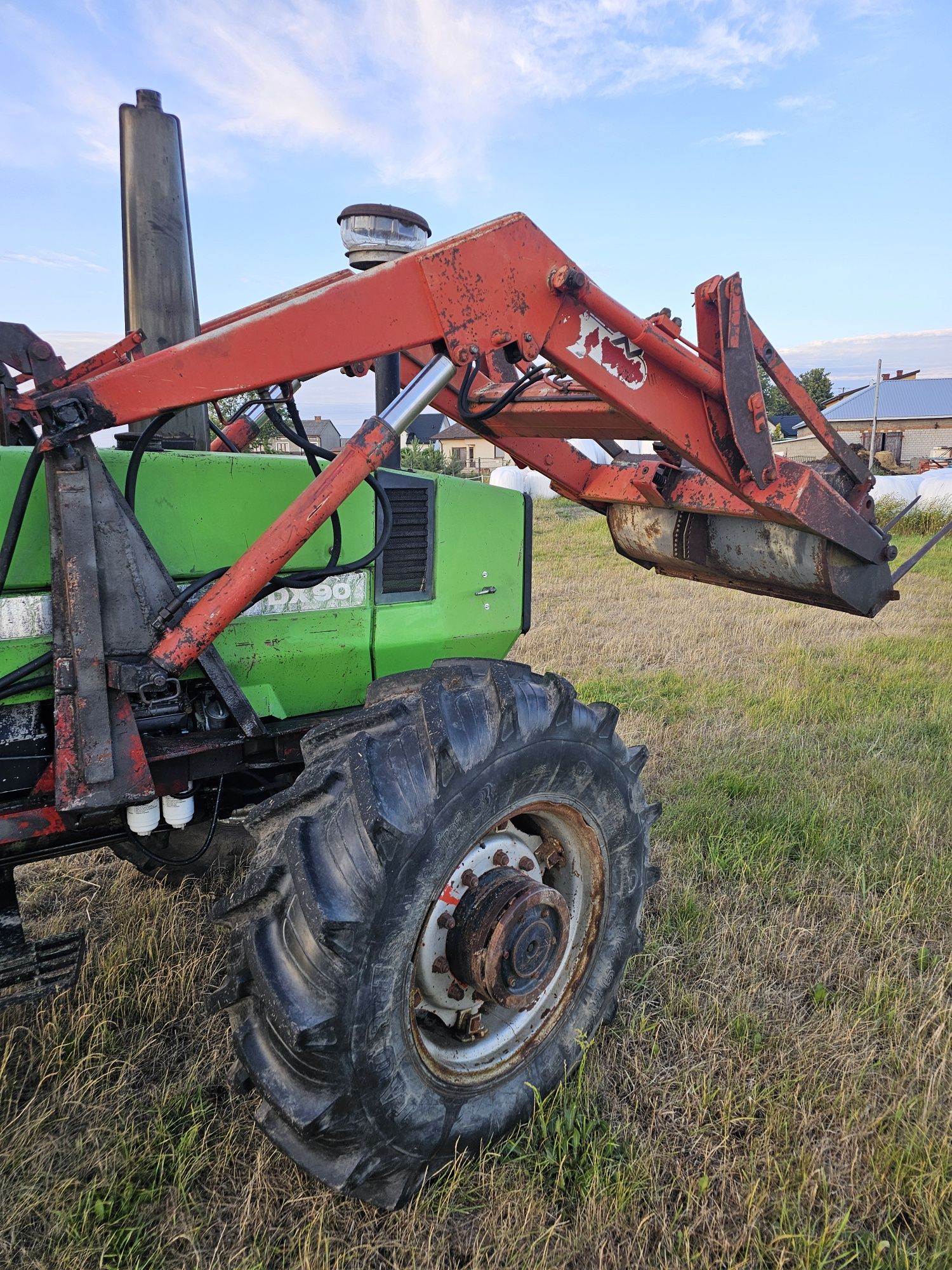 Deutz Fahr DX90 z turem
