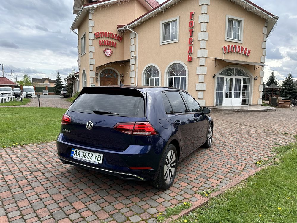 Volkswagen E-Golf 2019 рік