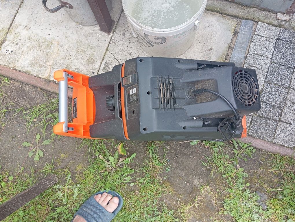 Rozdrabniacz do gałęzi Jandy 2500w