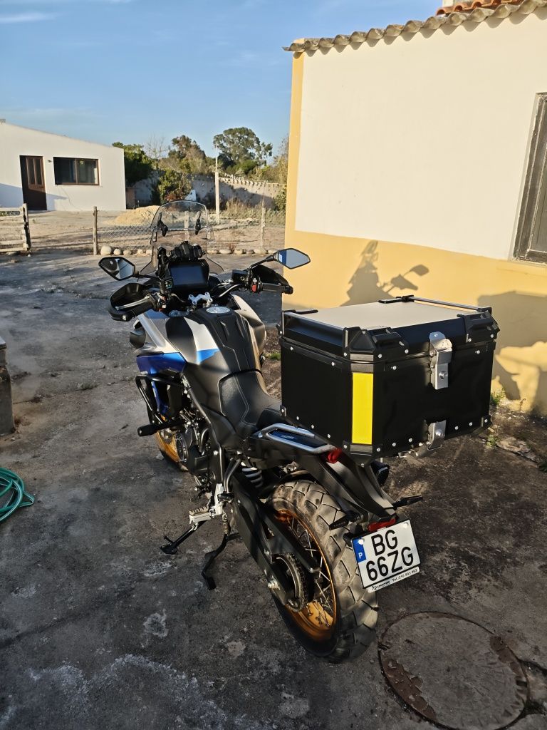 Voge 525 DSX muitos extras, irrepreensível