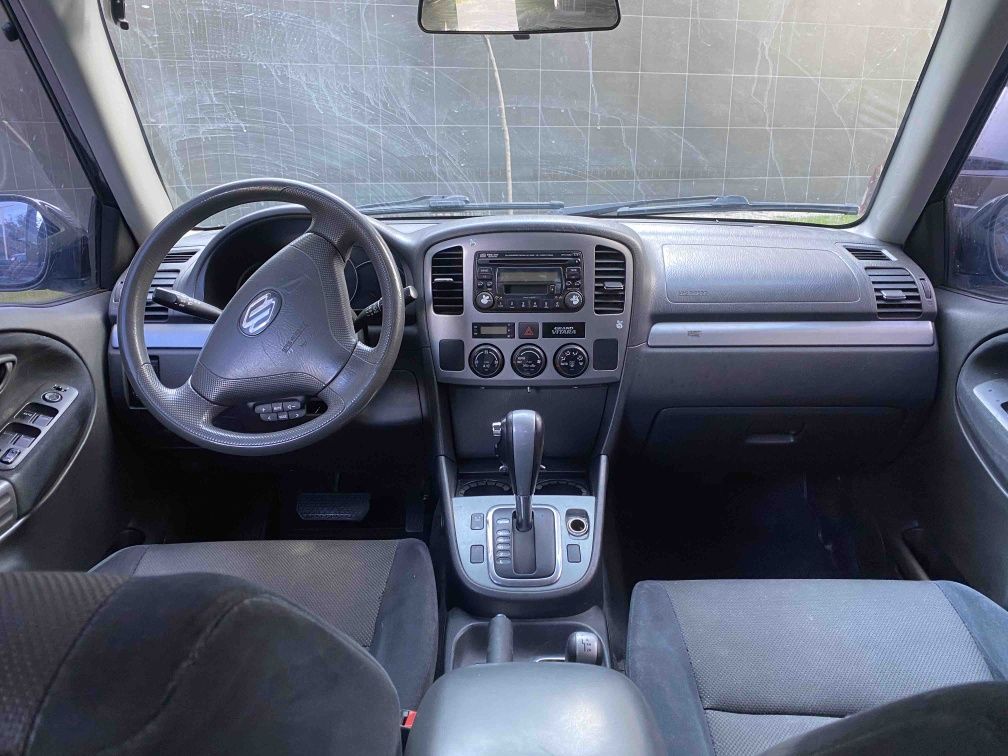 Suzuki grand vitara 2,0 бенз,автомат,повний привід
