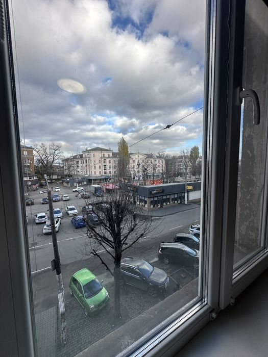 Продам квартиру  2-комн пр. Шевченко 3