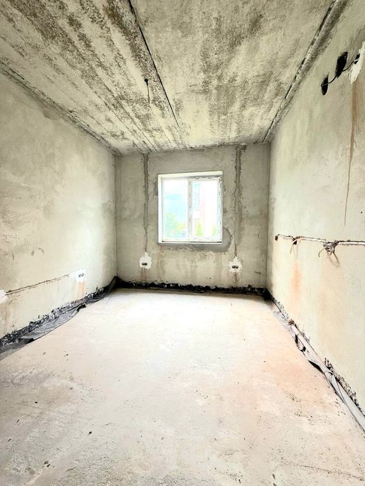 Продається 5-ти кімнатний будинок у місті Городок 30км від Львова