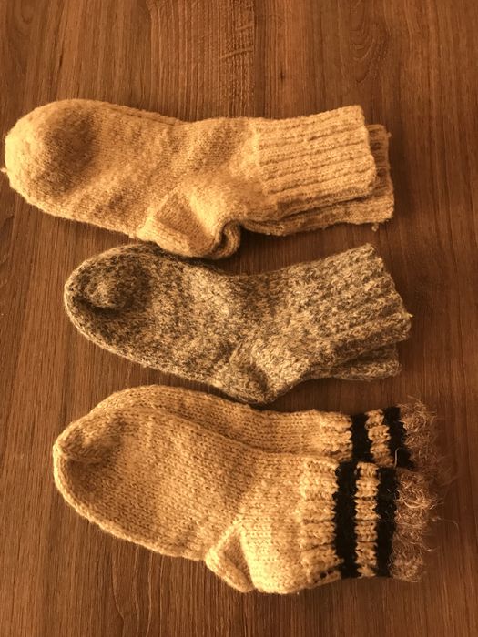 Вязаные носки теплые хорошие! Готовь сани летом…!