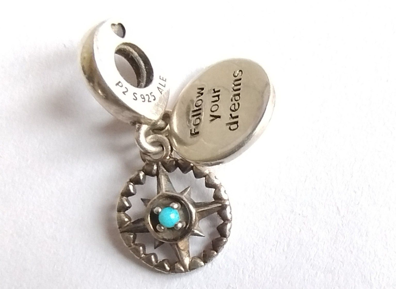 Zawieszka charms z motto Pandora