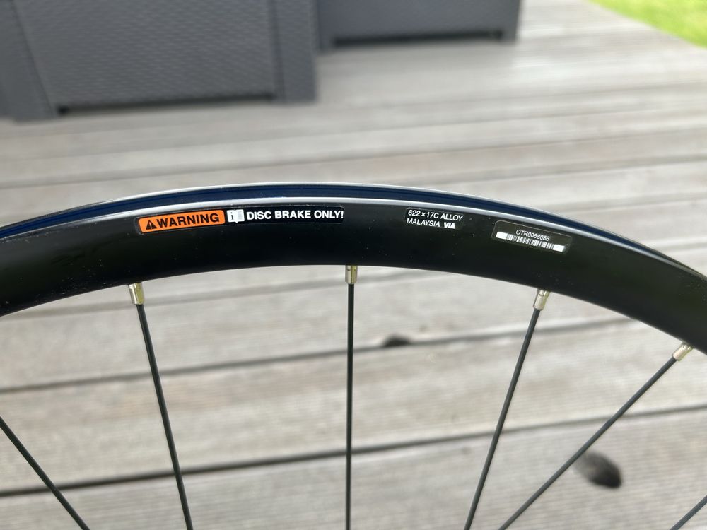 Komplet kół SHIMANO WH-RS170 Disc 28