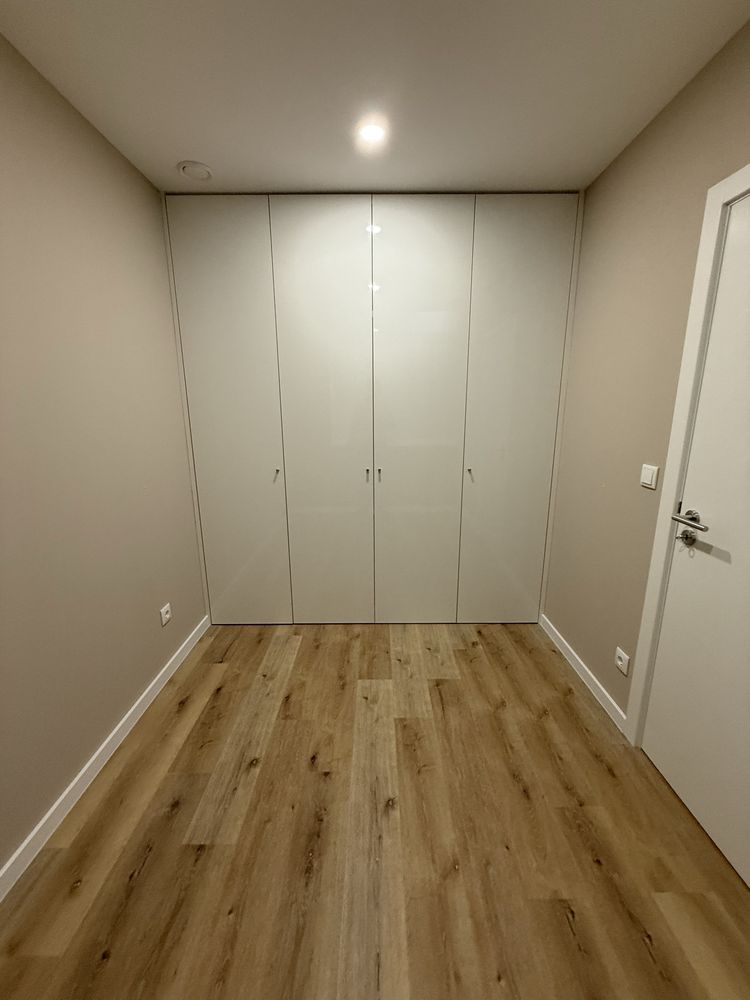Vende-se apartamento T1+1 Sá Carneiro Bragança