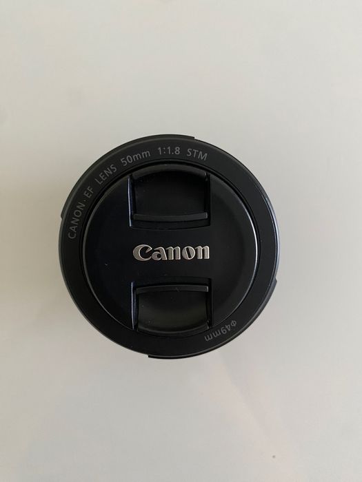 Câmera Canon EOS 80D + lente Canon EF 50mm F/1.8 STM