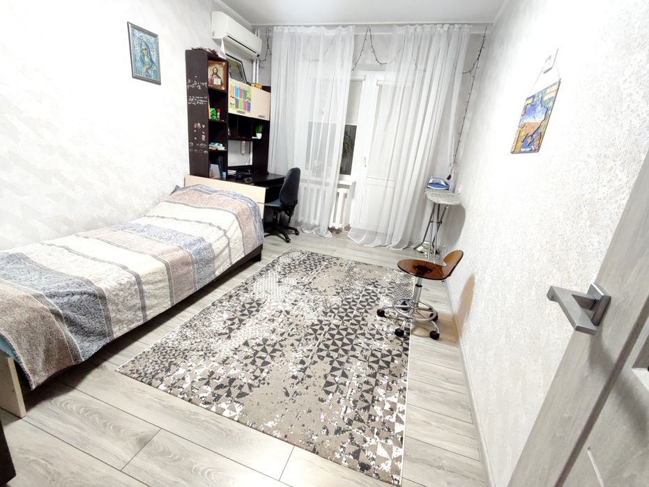 Продам 4к.квартиру з ремонтом на 1поверсі вул.ЗСУ біля ринку