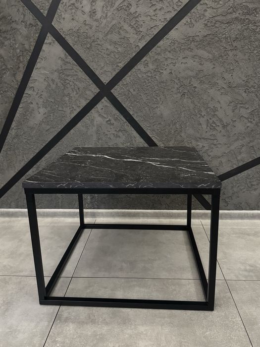 Stolik kawowy 60x60x40 w stanie idealnym