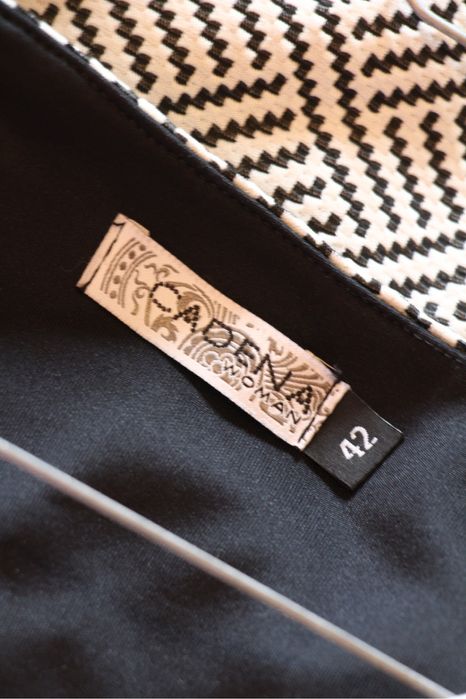 Vestido preto e branco Cadena 42