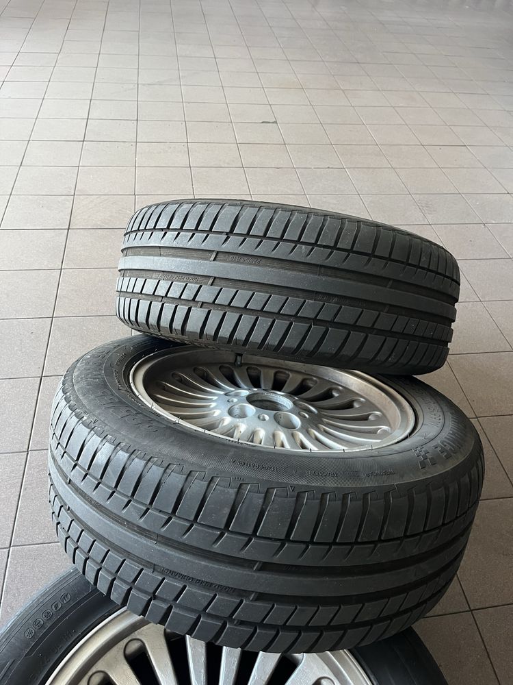 2 Pneus com jantes bmw 225/55/16
