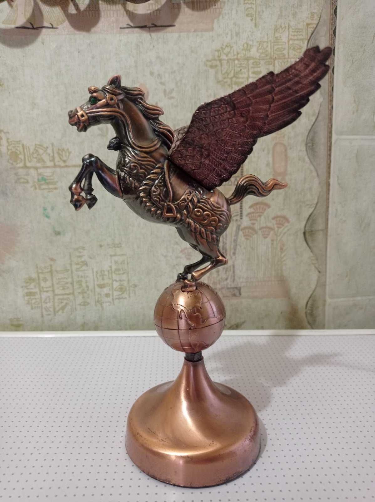 оригинальный подарок. настольный аксессуар. Пегас. 90 х г.