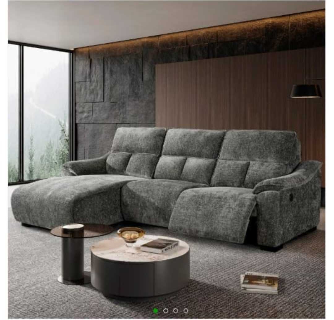 Sofá retrátil com Chaise lounge, - 2 meses de uso venda motivo viagem