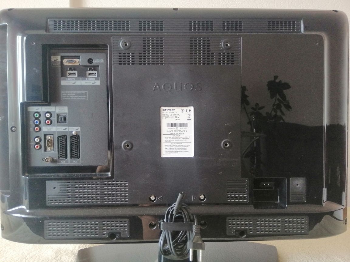 Продам телевизор Sharp LC-32DH77E
