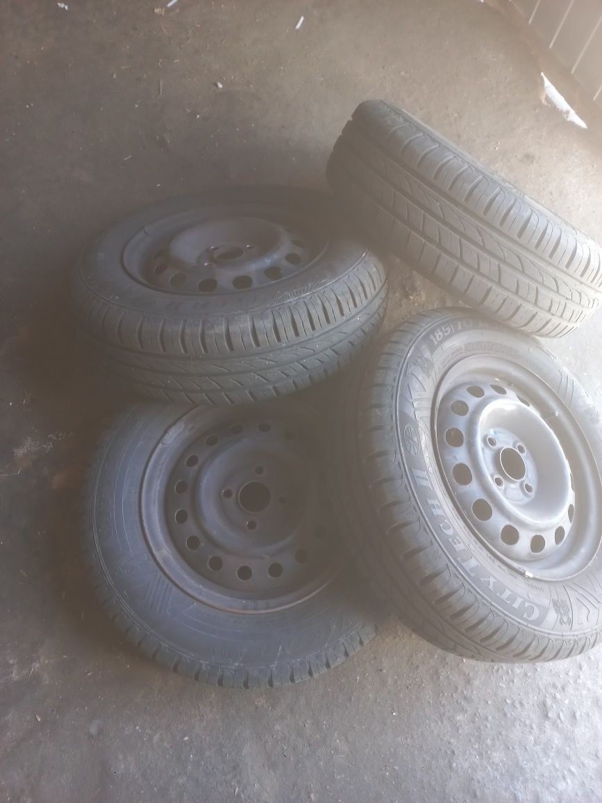 Komplet kół 185/70 r14 opony stan bdb