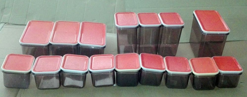 21 recipientes (caixas) para especiarias ou outros