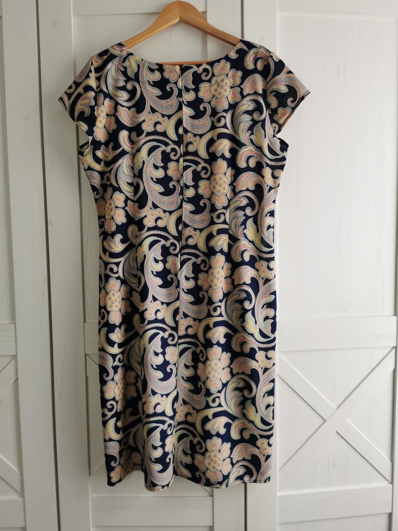 Sukienka we wzory 4XL-48