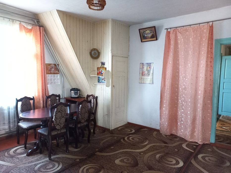 Великий будинок в смт. Соснове