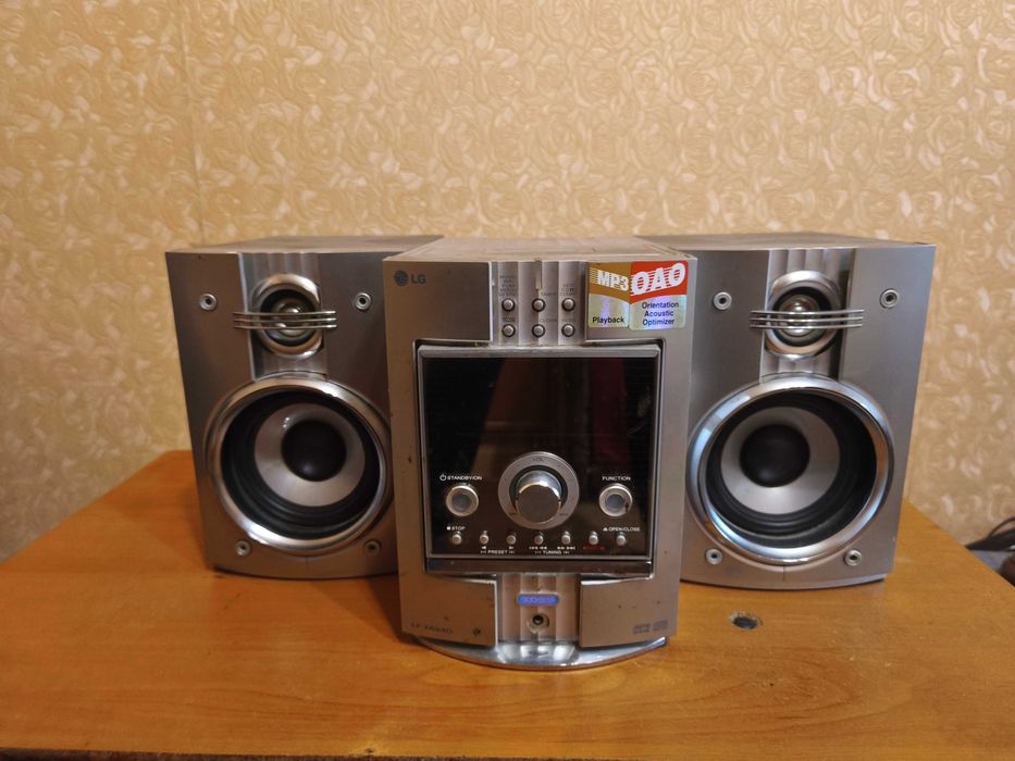 Музичний центр LG. 60ВТ