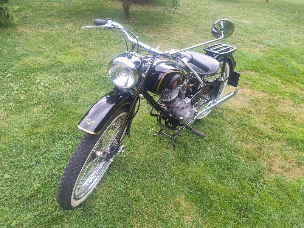 Motocykl Adler M100