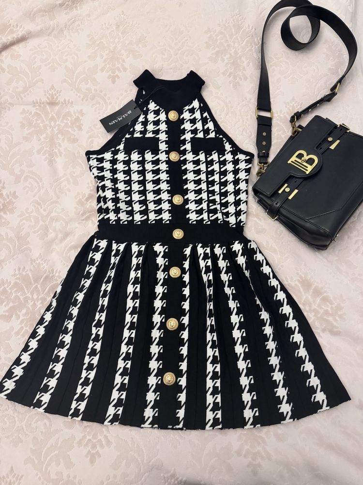 Продам платье Balmain новое, черно-белое, плиссированное