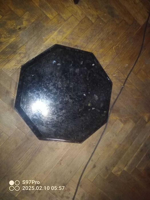 Столик  размеры 400 х 720 х 600 разборной 3 части