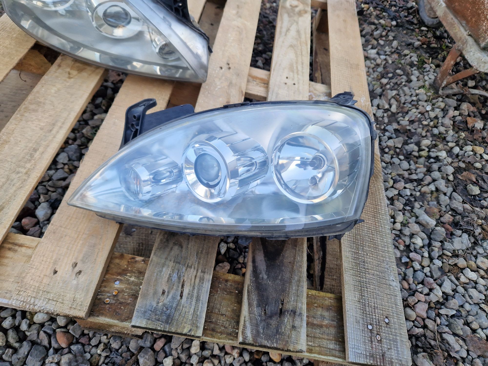 Lampa opel  corsa c