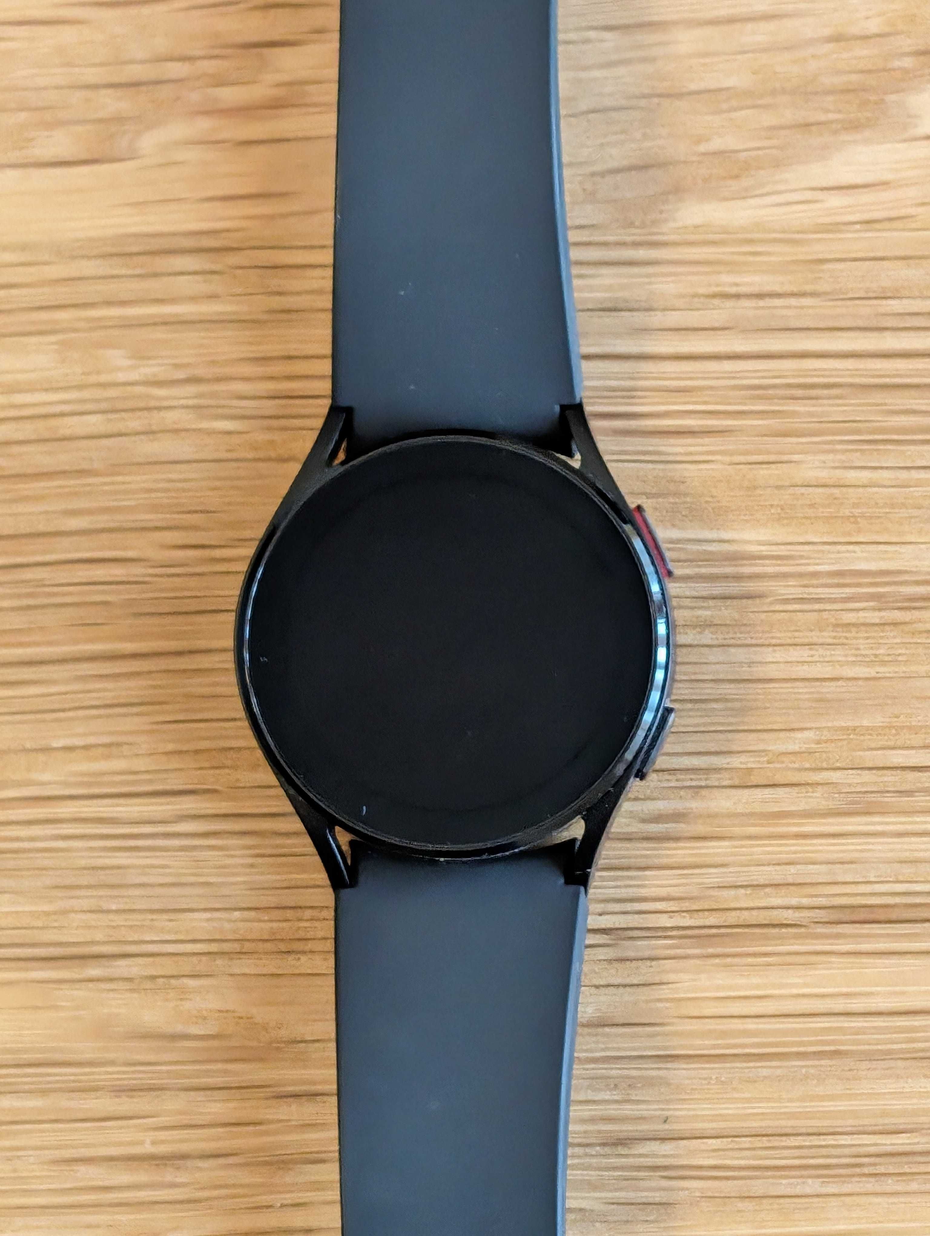 Samsung Galaxy Watch 4 versão 40mm (como novo, muito pouco uso)