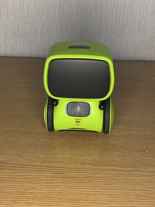 Багато іграшок дитячих в гарнгму стані