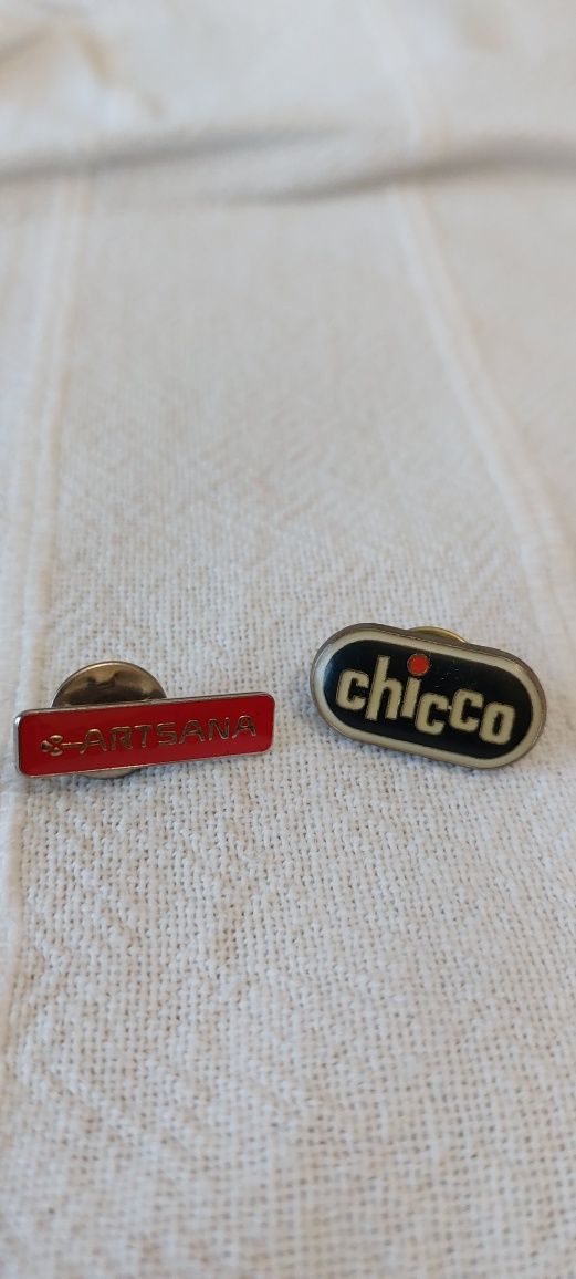 Pins antigos coleção