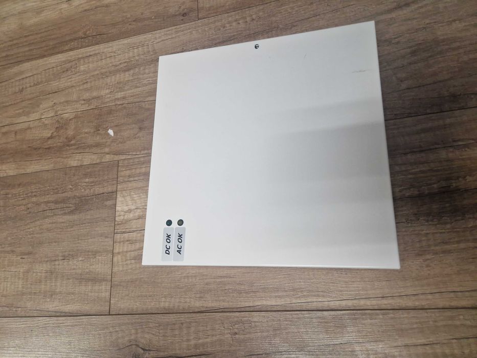 Zasilacz buforowy impulsowy - natynkowy  Model-ZBF-12V-4A-17AH