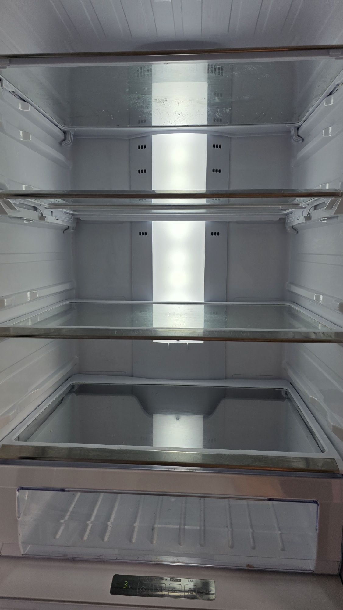 Samsung RL55VTEBG – lodówka No Frost z podświetleniem LED, 4 szuflady