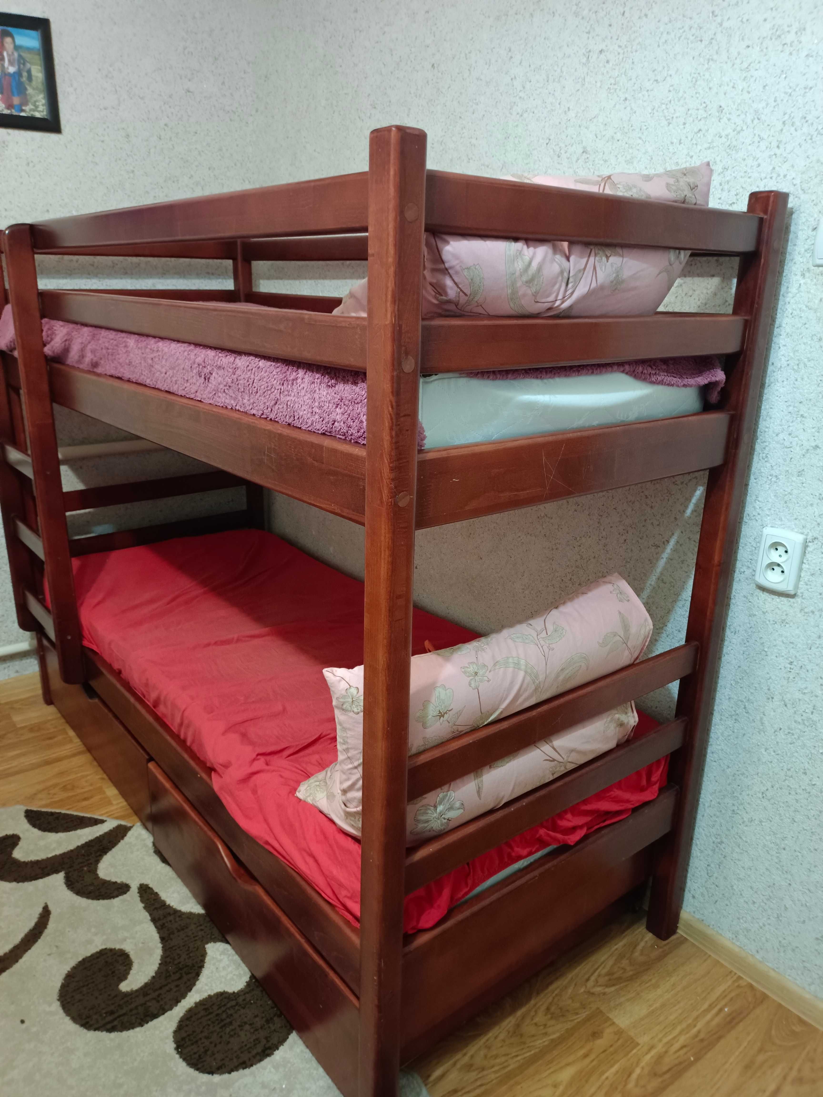 Продам 2-х ярусне ліжко з дерева
