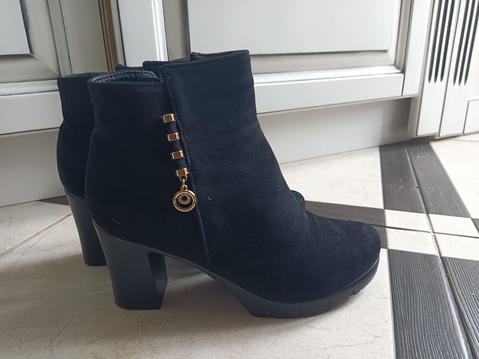 Ботинки на каблуку