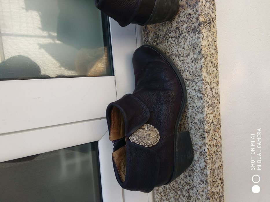 Botins azuis marca Dkode