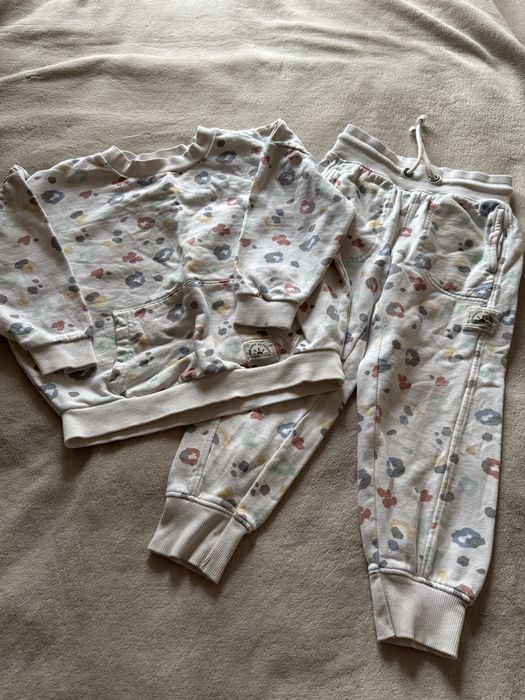 2 спортивний костюма, 110 см