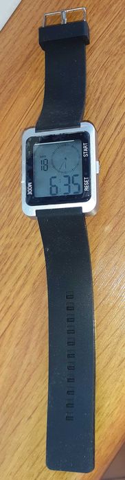 Elektroniczny zegarek męski nowy