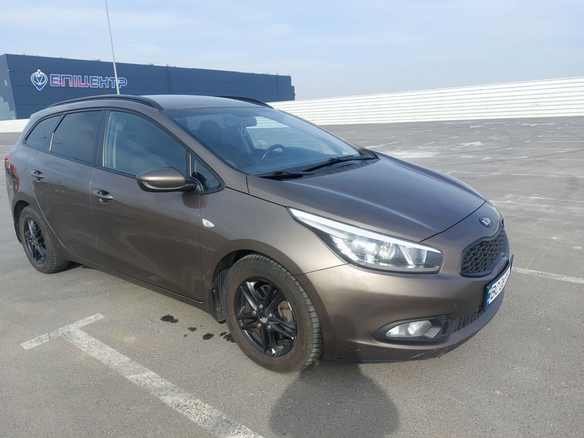 Kia ceed 2013 1.6d.