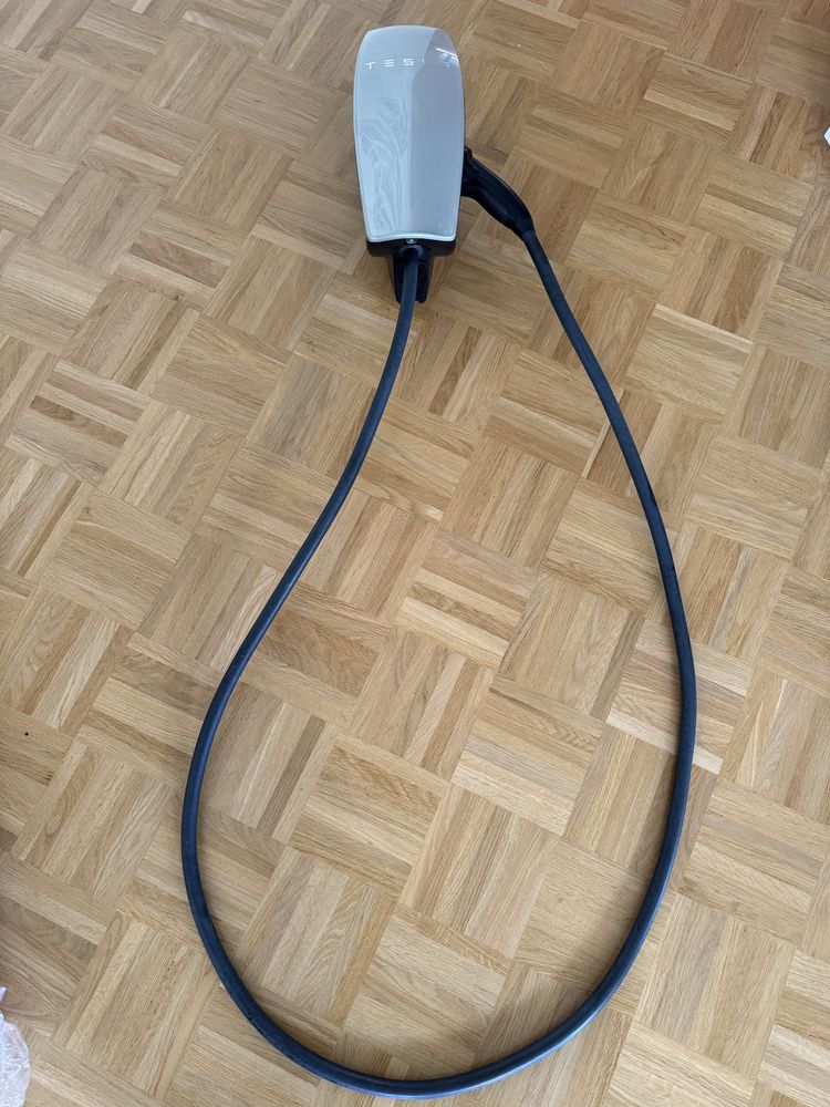 Зарядна станція Tesla Wall Connector Gen2 type 2