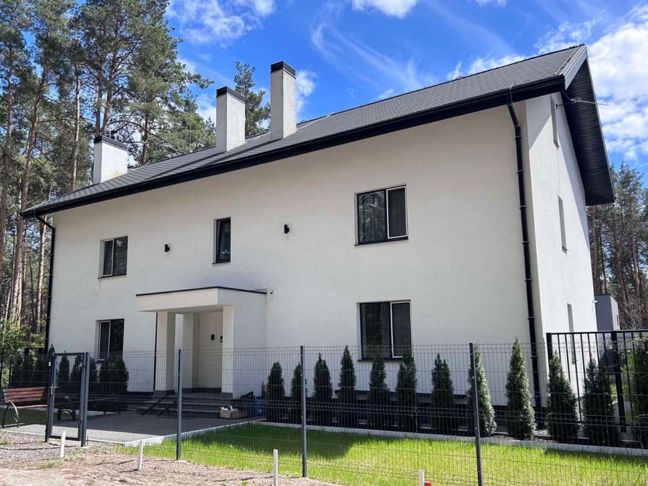 Просторий новий будинок біля соснового лісу в Биківні. 350 кв. 5 соток