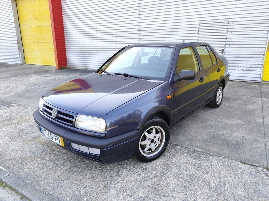 Vw vento 1.9 td 1993 com avaria.