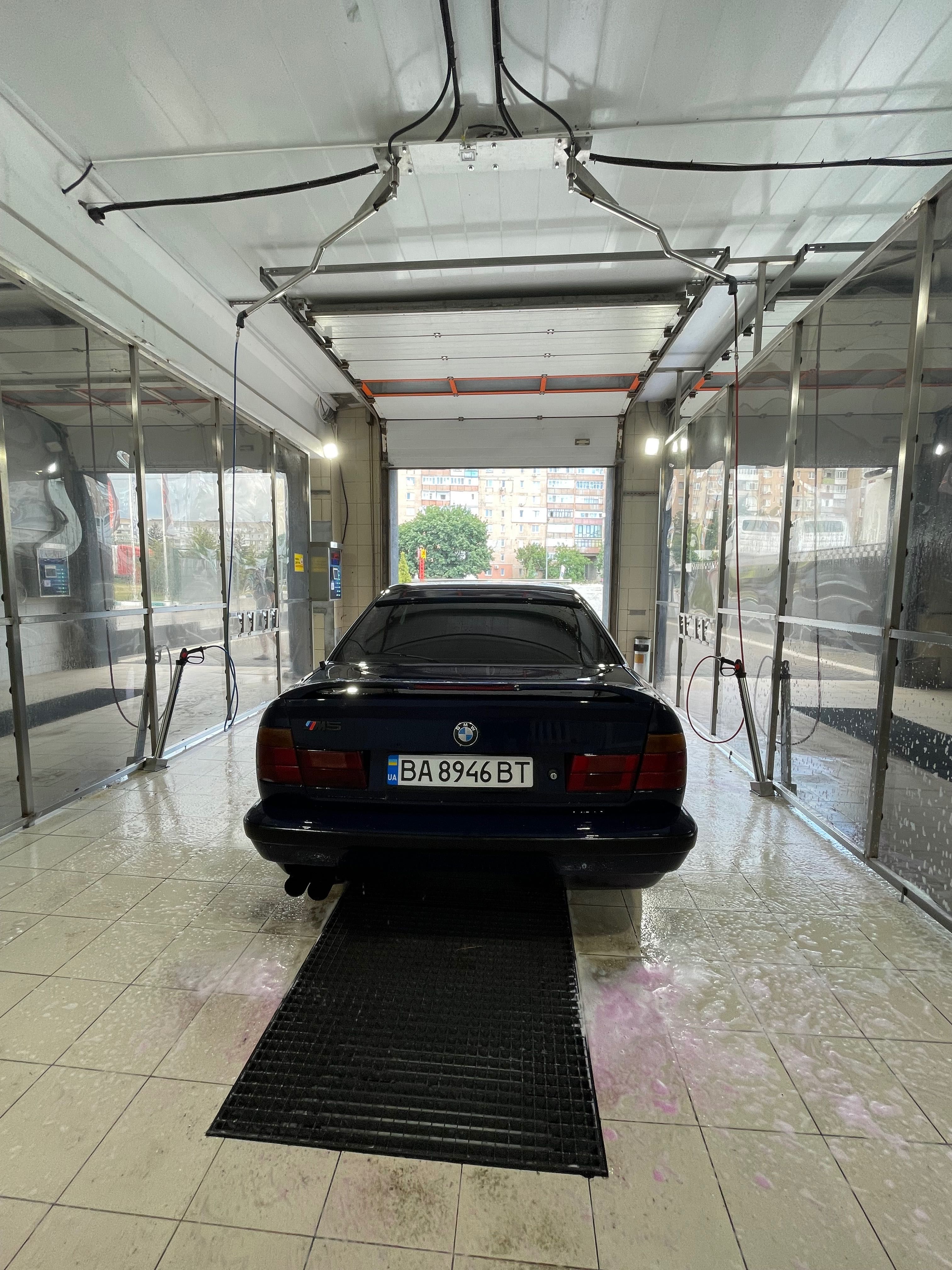 Продам BMW E34 525i