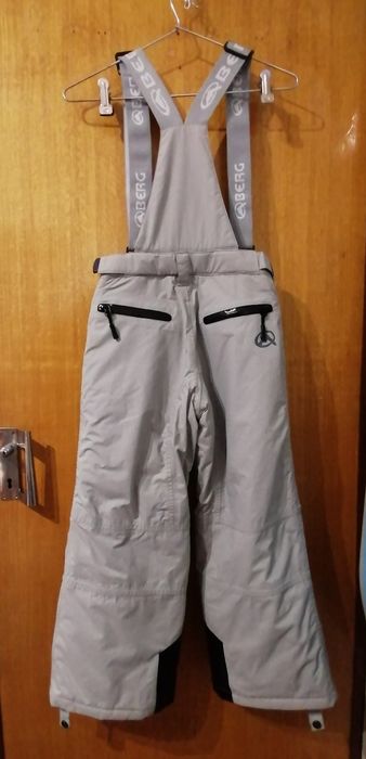 Calças com suspensórios para neve tam 7-8 anos