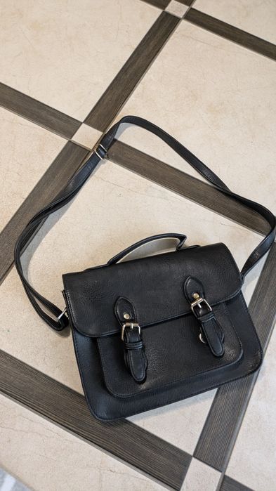 Чорна сумка портфель