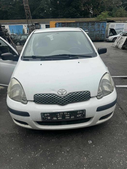 TOYOTA YARISA P1F na części 2003r. Adax Opolski Auto Złom Koźle